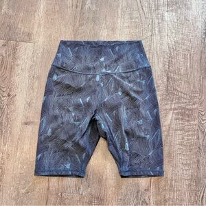 ZYIA Leaf Pattern Bike Shorts black high rise stretch sz. Large